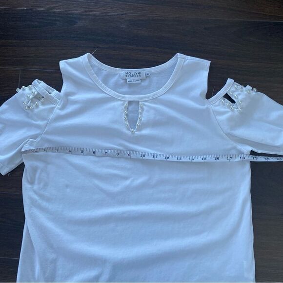 MOLLY BRACKEN | cut out shoulder tee - Picture 6 of 8